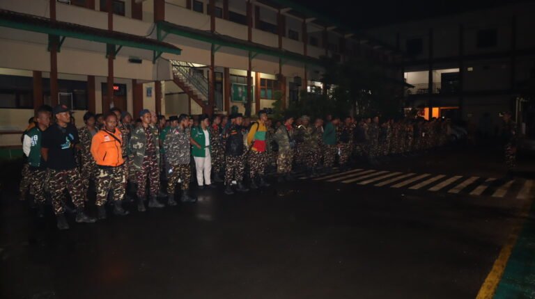 Pemberangkatan Pasukan Banser Wilayah Banyumas Barat Menuju Apel Kebangsaan 10.000 Banser di Cirebon